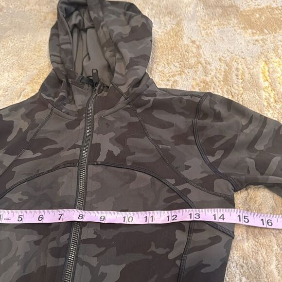 Lululemon Hooded Define Jacket size 4 in Camo greenish grey Camo EUC - Picture 10 of 13